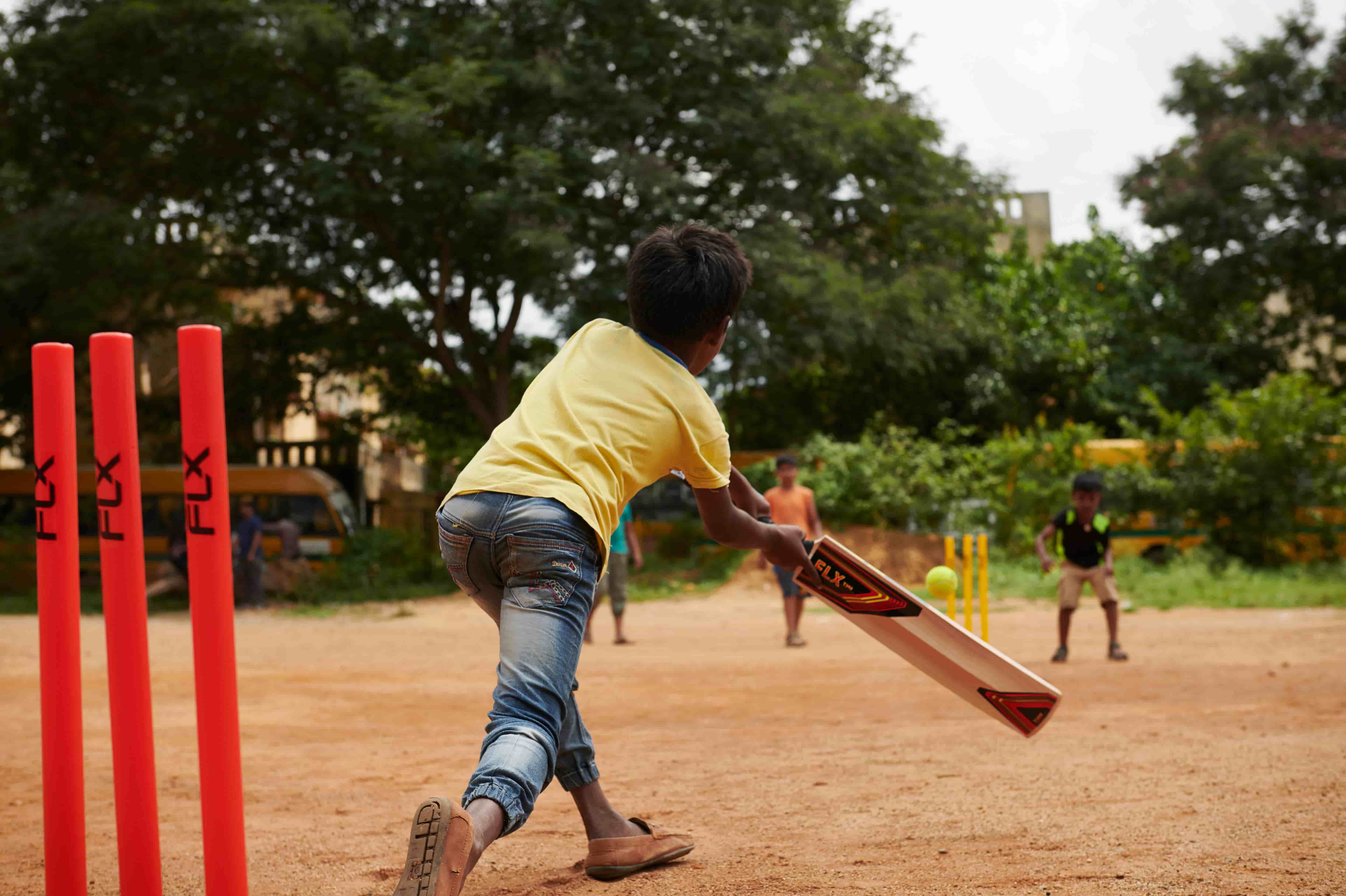 How To Choose The Best Tennis Ball Bat For Your Child?